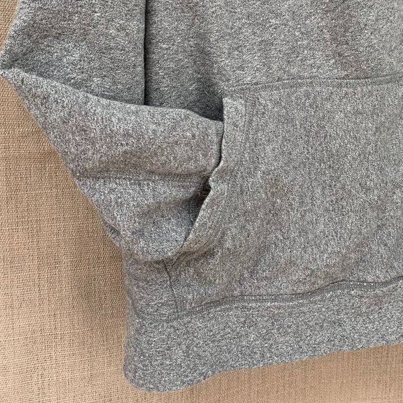 SOLD Mens AEO Medium Weight Hoodie - Picture 4 of 11